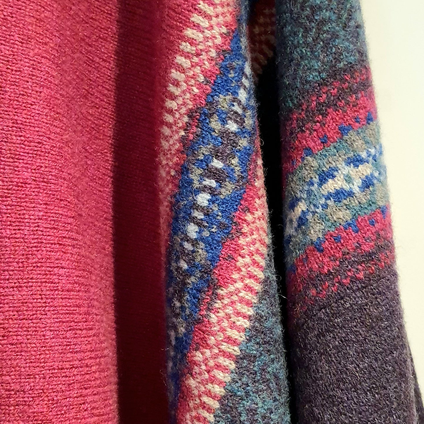 Fairisle Montrose Cowl - Berry